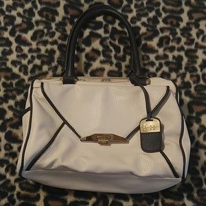 Jessica Simpson purse